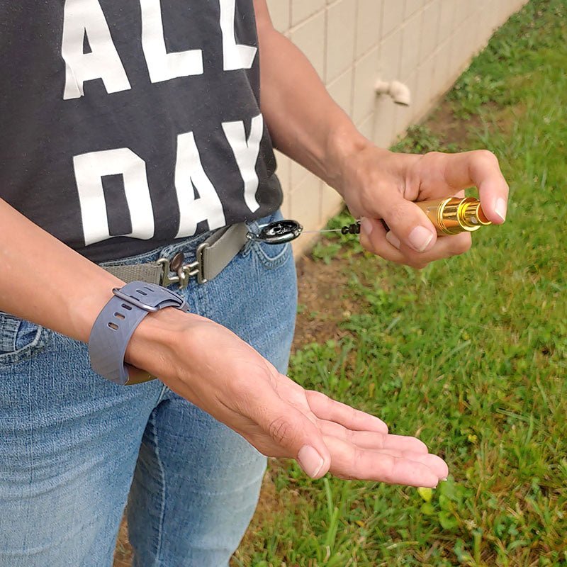 Mister Leash™ - Retractable and Refillable Gold Sanitizer Atomizer - Golden Prism